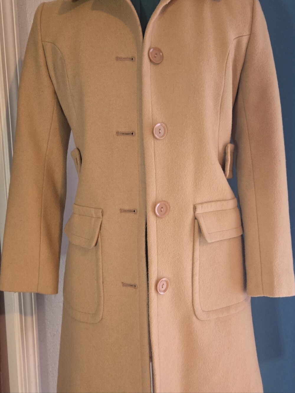 Womens Classic Single-Breasted Wool Coat - Camel
